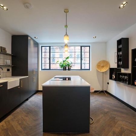 Chic City Centre Penthouse เลสเตอร์ ภายนอก รูปภาพ